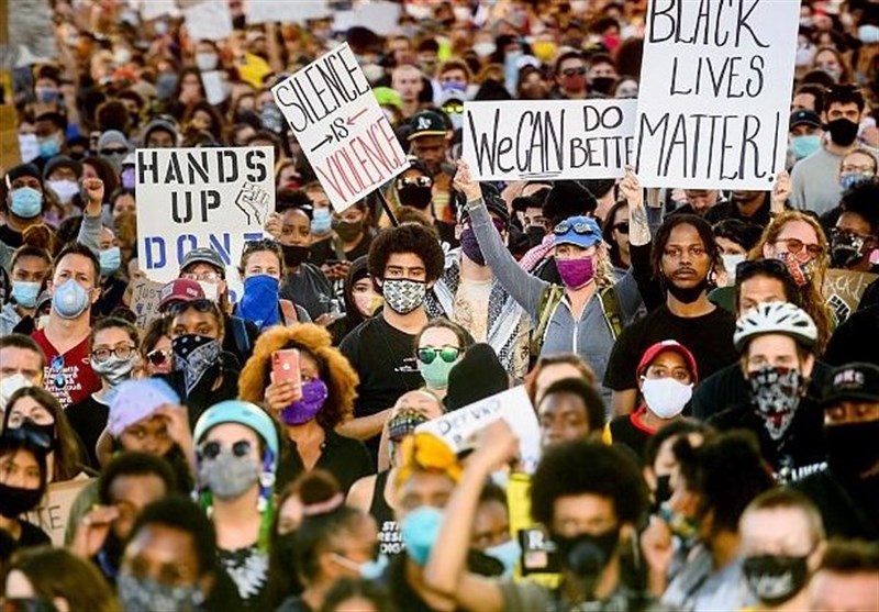 تظاهرات هزاران سوئدی برای همبستگی با سیاه‌پوستان آمریکایی