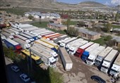 پذیریش 225 کامیون حامل کالای ترکیه‌ای از مرز بازرگان/ قطع شدن سیستم گمرک بازرگان تکذیب شد