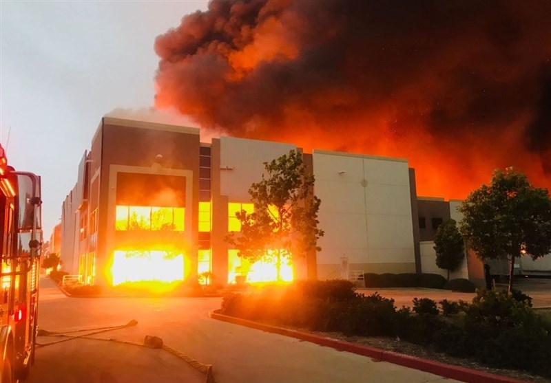 Massive Fire Erupts at Amazon Distribution Center in California (+Video)