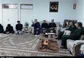 دیدار فرمانده سپاه کردستان با خانواده شهدای تروریستی دیواندره و دری مریوان+تصاویر