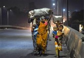 97 درصد اقشار ضعیف هند چشم به راه بسته‌های معیشتی و وعده‌های انجام نشده دولت