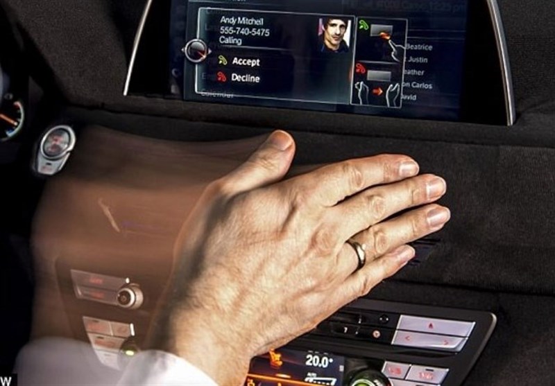 آپشنهای فنی خودرو- سیستم تشخیص حرکت دست برای سیستم مالتی مدیا