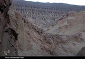 کوه‌های اره‌ای &quot;جهر&quot; جلوه‌ای از شگفتی‌های بی‌نظیر کویر لوت در استان کرمان به روایت تصویر