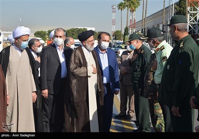 استقبال از آیت‌الله سید ابراهیم رئیسی رئیس قوه قضائیه در فرودگاه شهیدآیت‌الله دستغیب شیراز 