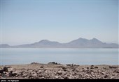 وسعت دریاچه ارومیه کوچکتر شد