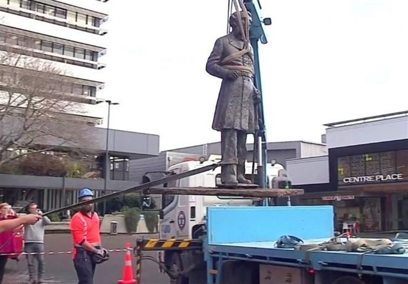 New Zealand City Remove Statue of ‘Murderous’ British Captain (+Video)