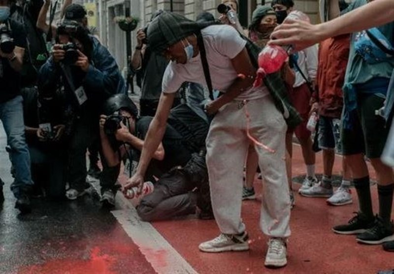 Anti-Racism Protesters Splash Red Paint on NYC Streets to Symbolize Blacks’ Blood (+Video)