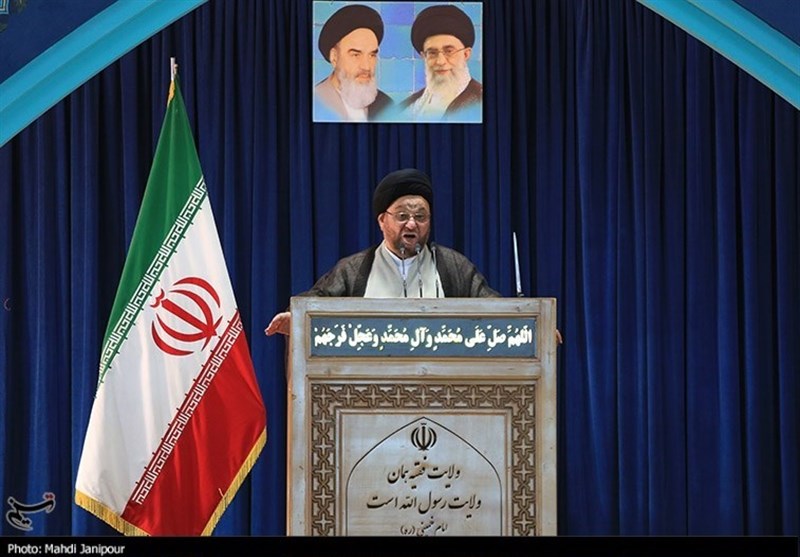 امام جمعه موقت اصفهان: آمریکا جرأت ایستادگی در برابر ایران را ندارد‌