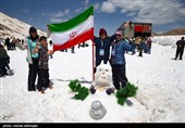 جشنواره آدم برفی‌های خوشحال با حضور خانواده ها و شهروندان تهرانی در ایستگاه 7 توچال