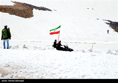 جشنواره آدم برفی‌های خوشحال با حضور خانواده ها و شهروندان تهرانی در ایستگاه 7 توچال