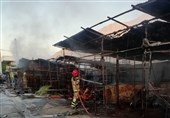32 غرفه در بازار گل آتش‌ گرفت + تصاویر