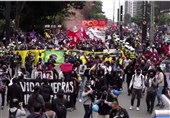 راهپیمایی برزیلی‌ها در اعتراض به مدیریت کرونایی بولسونارو