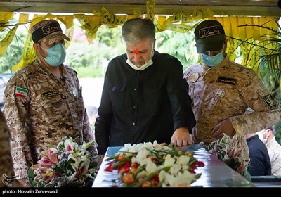 سردار حمید اصلانی معاون اجرایی مجلس شورای اسلامی در مراسم تشییع پیکر فرمانده شهید جواد اللهکرم