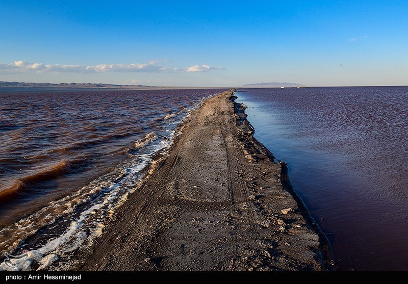رفع مشکلات دریاچه نمک قم نیازمند عزم ملی و بهره‌مندی از ظرفیت استانی است