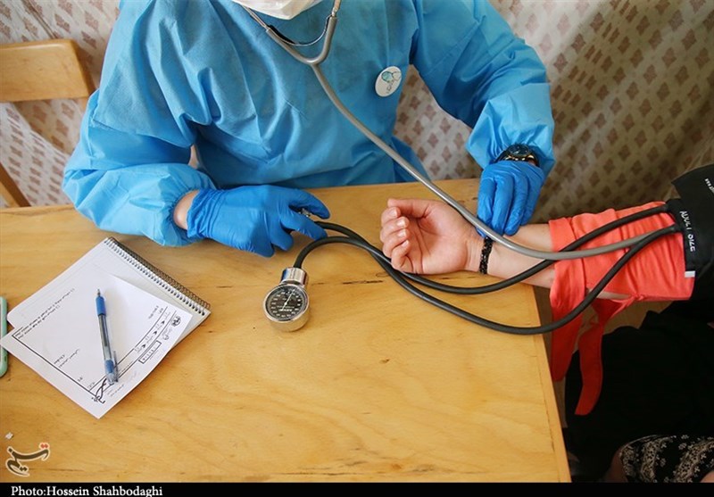 ارائه خدمات پزشکی توسط گروه جهادی شهید کاظمی آشتیانی در قم به روایت تصویر