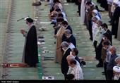 رعایت پروتکل‌های بهداشتی در نماز جمعه اصفهان به روایت تصاویر
