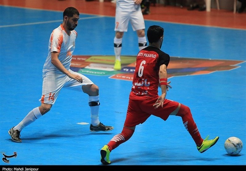 اصفهان| شکست بازارهای روز کوثر مقابل راگا تهران در هفته نخست لیگ فوتسال