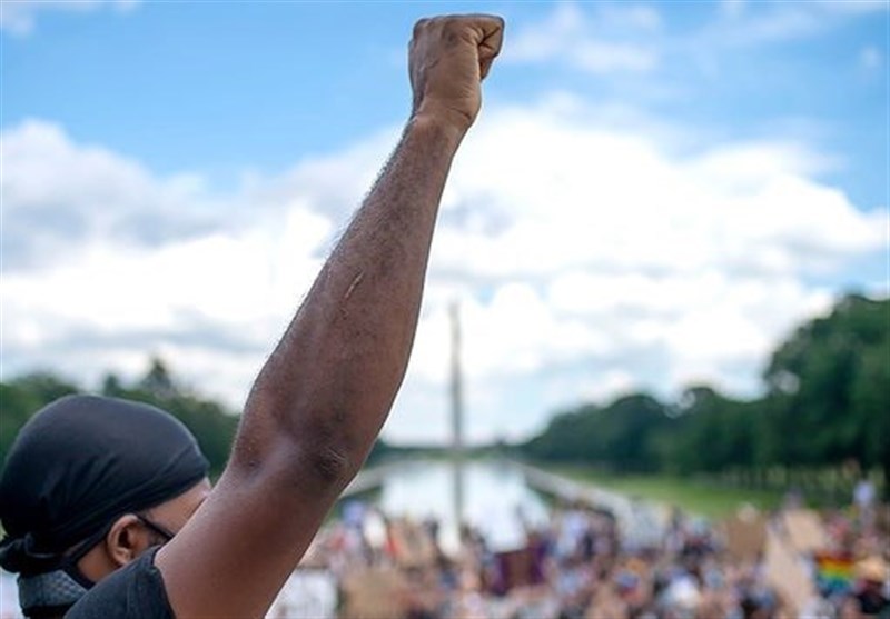 تظاهرة لمحتجین مسلحین أغلبهم من السود فی ولایة جورجیا الأمریکیة