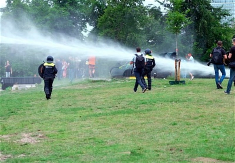 Dutch Police Detain 400 after Protest over Coronavirus Restrictions