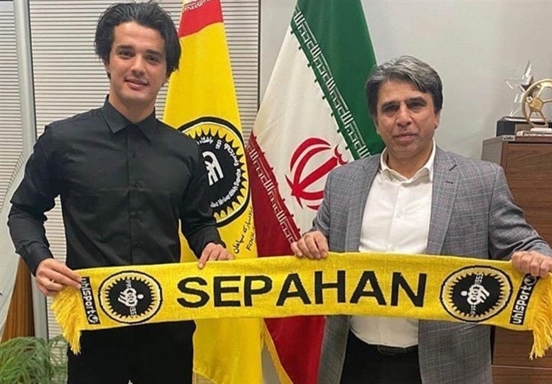 اصفهان| امید نورافکن 3 ساله با سپاهان تمدید کرد