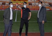 آذری: بازیکنان استقلال در بازی با فولاد کرونا نگرفته‌اند/ از رئیس جمهور می‌خواهم ضابطین قضایی را به فوتبال بفرستد