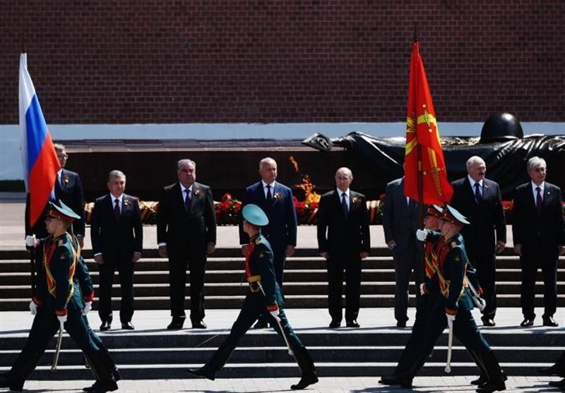 رژه نظامی در مسکو با حضور رهبران کشورهای متحد روسیه + تصاویر