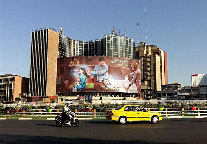 دیوارنگاره جدید میدان ولیعصر(عج) به مناسبت روز دختر رونمایی شد+عکس