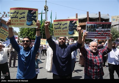 تظاهرات مردم قم پس از برگزاری نماز جمعه در واکنش به اقدامات نژادپرستی در آمریکا