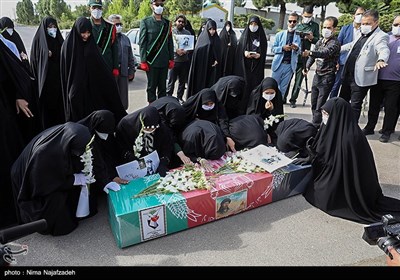 ورود پیکر مطهر شهید نسیم افغانی به فرودگاه مشهد