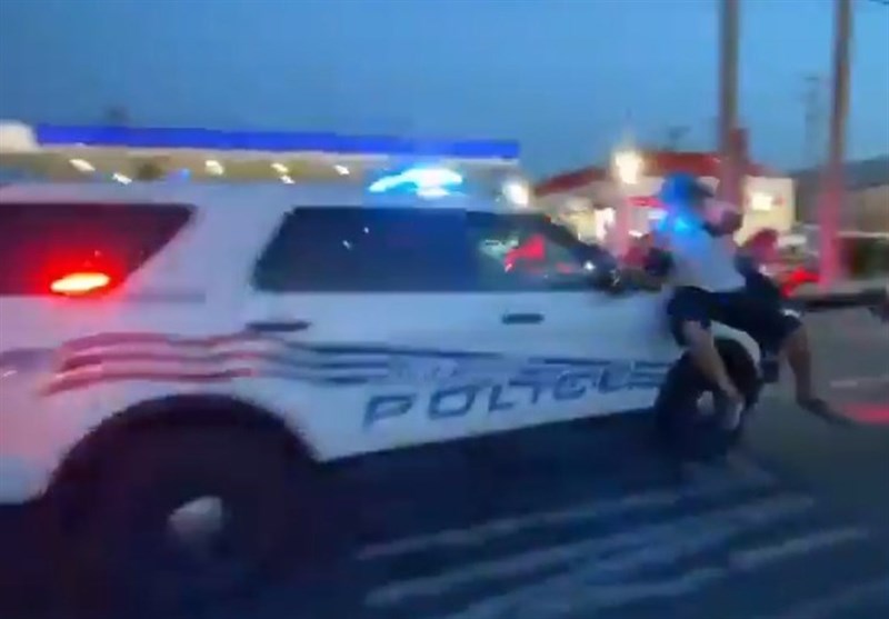 Police Filmed Driving Through Crowd of Protesters in Detroit (+Video)