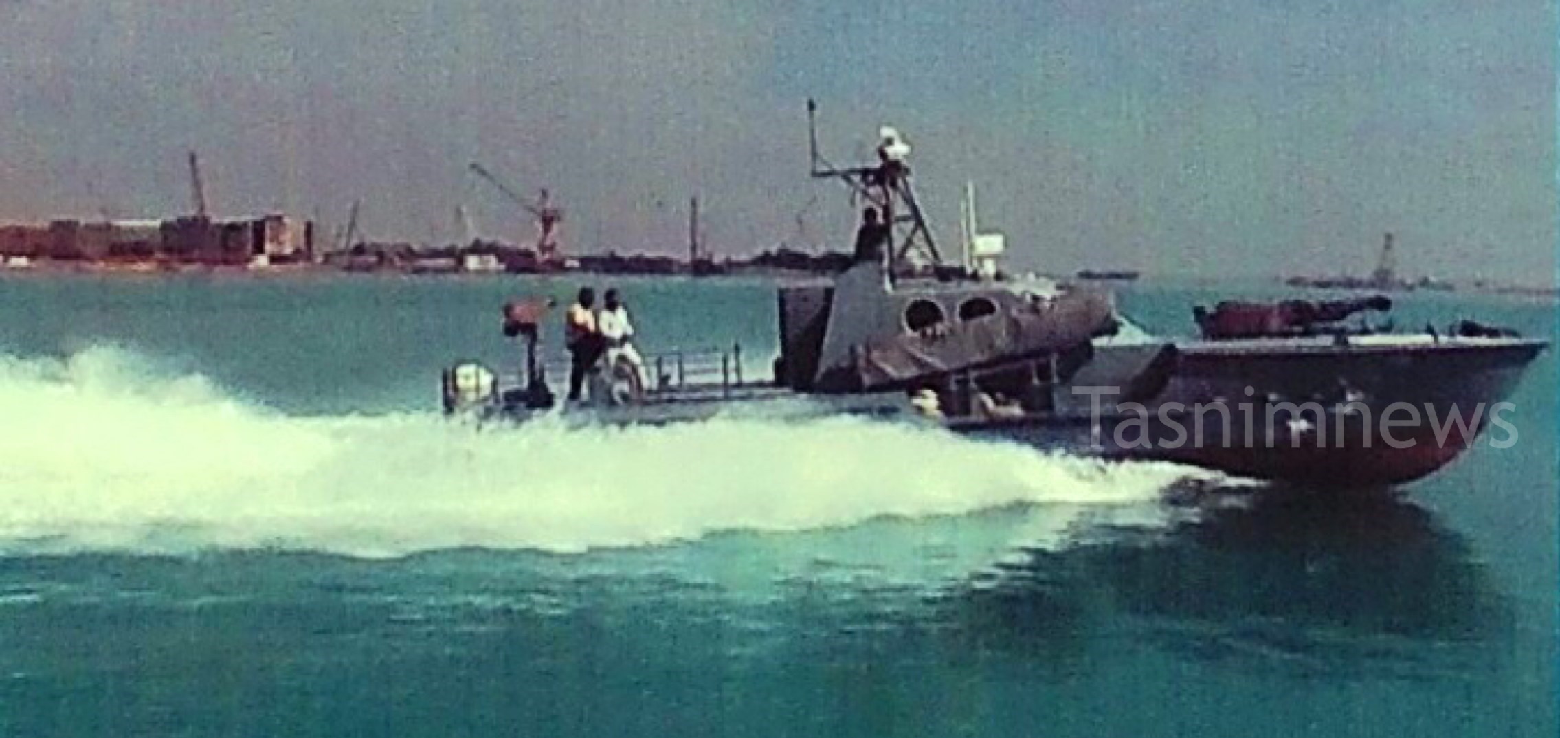 گزارش تسنیم از تحویل گسترده شناور‌های رزمی به ندسا / دست پر سپاه در حراست از خلیج فارس 16