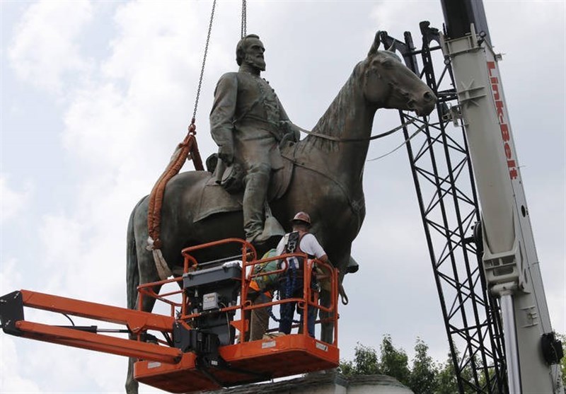 Confederate Monument Removed amid Anti-Racism Protests in Virginia (+Video)