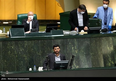 حسین مدرس خیابانی سرپرست وزارت صنعت، معدن و تجارت در جلسه علنی مجلس شورای اسلامی 
