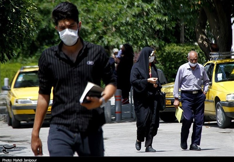 معاون علوم پزشکی اصفهان: مردم از ماسک پارچه‌ای استفاده کنند/ رعایت مسائل بهداشتی را از یکدیگر مطالبه کنیم+ فیلم