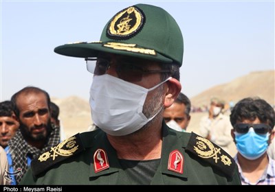 فرمانده نیروی دریایی سپاه: 20شناور خارجی صید "ترال" را توقیف کردیم/ کشف 25میلیون لیتر سوخت قاچاق در خلیج فارس