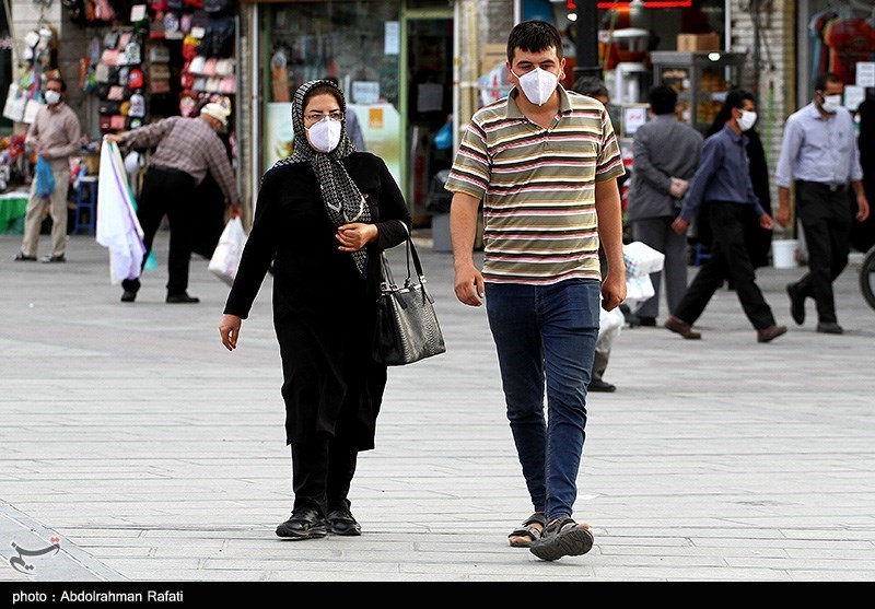 کرمانشاه| معضل قیمت ماسک برای اقشار کم‌درآمد/ منبع ماسک‌های ارزان‌قیمت دستفروشان کجاست؟