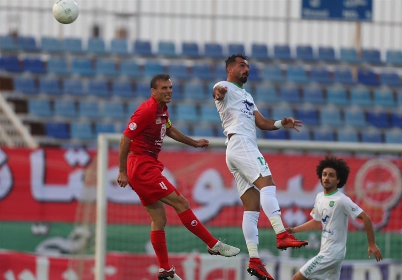لیگ برتر فوتبال|‌ نیمه اول جدال ماشین‌سازی و پرسپولیس برنده نداشت