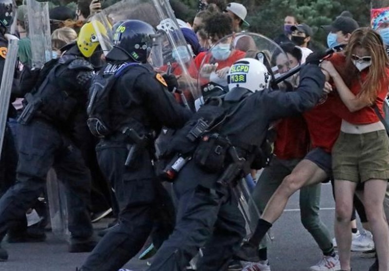 اعتراضات گسترده در پورتلند آمریکا/ چندین معترض بازداشت شدند