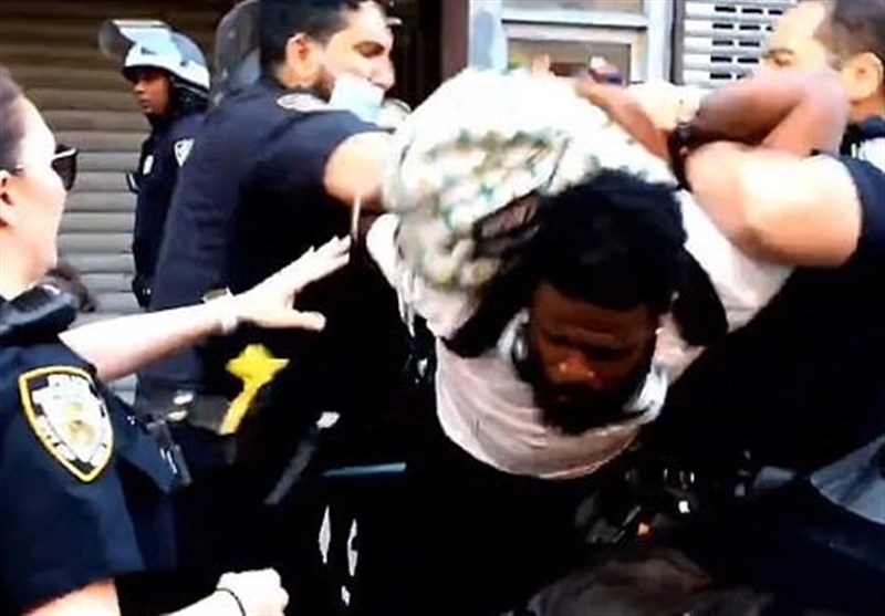 NYPD Officer Fires Taser at Anti-Racism Protester (+Video)