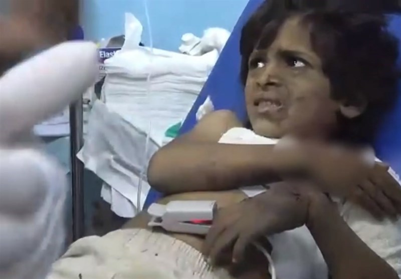 Severely Wounded Yemen, Children Treated in Hospital after Saudi Raid on Homes (Graphic Video)