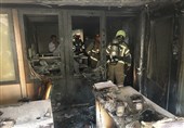 نجات 11 نفر از آتش‌سوزی یک ساختمان در نیاوران + تصاویر