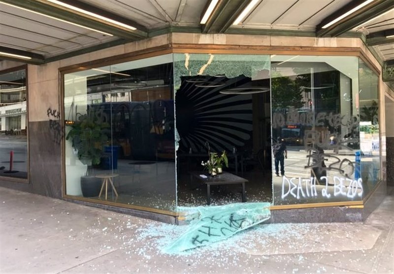 US Protesters Filmed Damaging Amazon Store in Seattle (+Video)