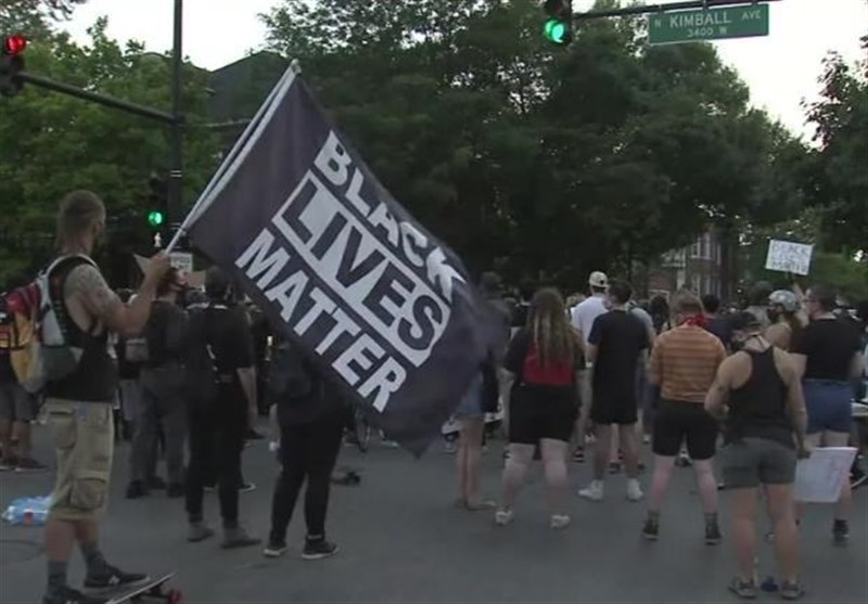 Hundreds Join Anti-Racism Protests in Chicago, Washington DC (+Video)