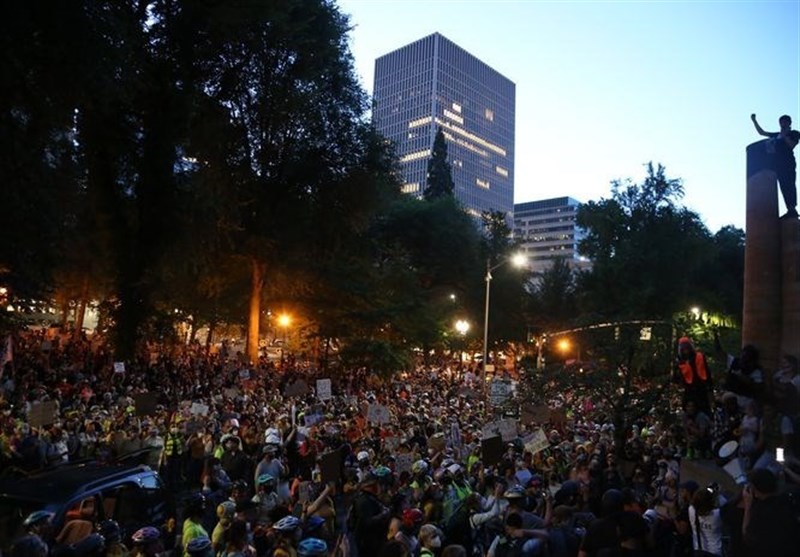 Protesters Mass in Front of Federal Buildings in Portland (+Video)