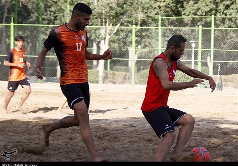تمرینات تیم فوتبال ساحلی صنعت فرش حداد اصفهان به روایت تصاویر