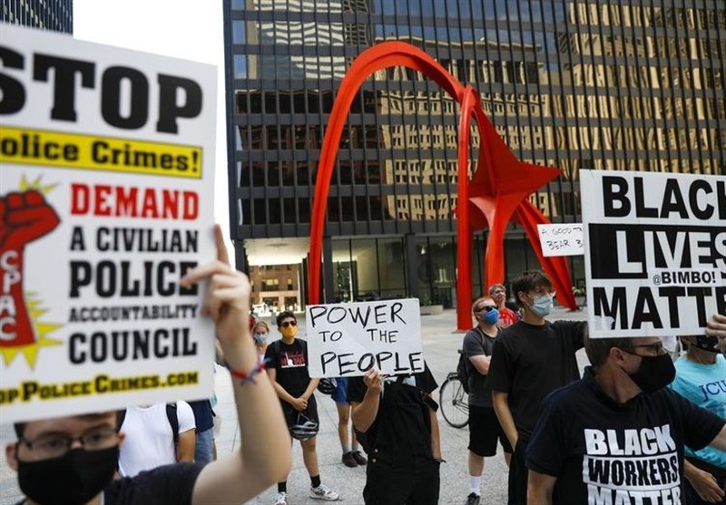 Chicago Protesters Calls for End of Abuse by Police, Feds (+Video)