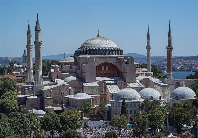Turkey Holds First Official Prayer at Hagia Sophia Mosque after Eight Decades (+Video)