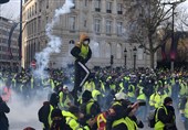 Yellow Vest Protesters Hold Anti-Govt Rallies in French Capital
