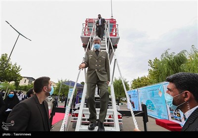  امیر سرتیپ حاتمی وزیر دفاع و پشتیبانی نیروهای مسلح در مراسم رونمایی از برج کنترل و مراقبت سیار فرودگاهی 