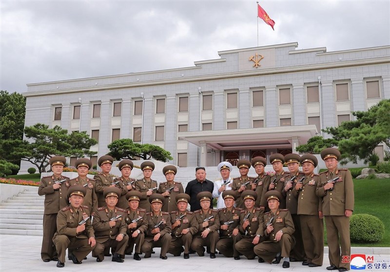تقدیر کیم از نظامیان در شصت و هفتمین سالگرد پایان جنگ دو کره